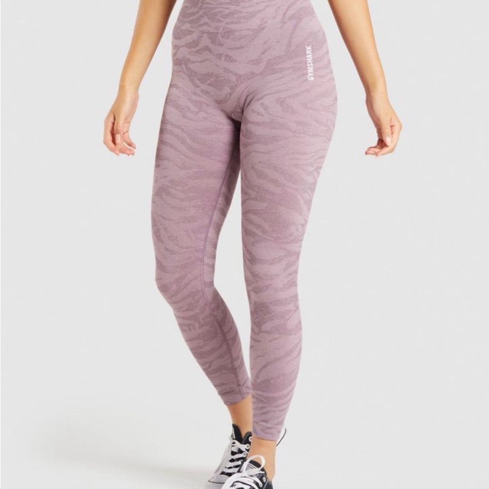 Gymshark Cropped Seamless Tank in Mauve Camo with White Logo